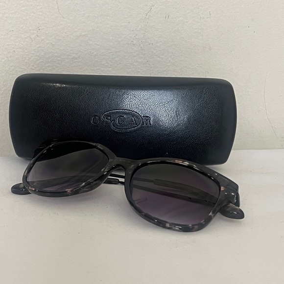 Oscar De La Renta Acetate Tortoise Shell Cat Eye Sunglasses Black - Picture 8 of 17